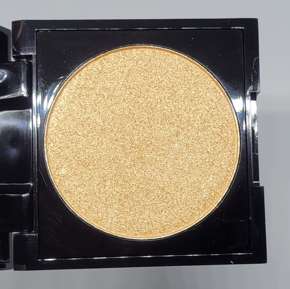 Shades by Shan Highlighter Powder Single Marjorie Brand New - Picture 10 of 13
